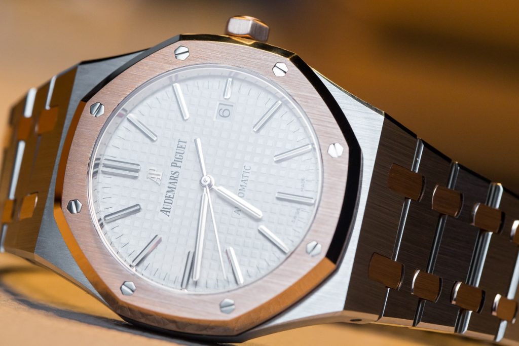 As mentioned, another worthy entry on our list of the Top 14 Best watches to pawn in 2025, this Swiss brand combines style with exquisite technology, resulting in a failsafe investment piece.